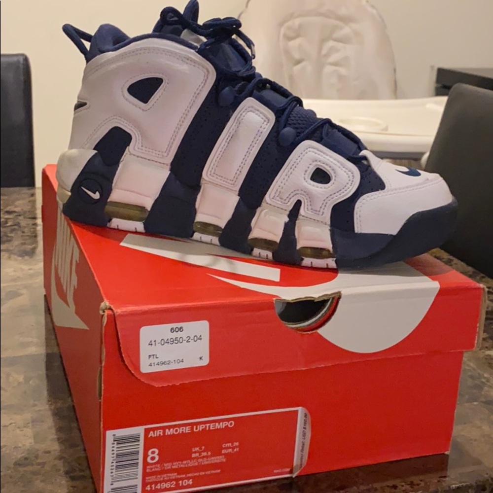 Nike air more uptempo